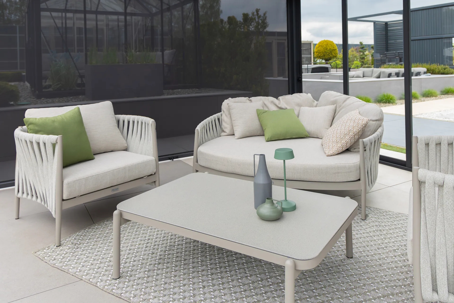  okragly-daybed-ogrodowy-fotel-rope-stolik-kawowy