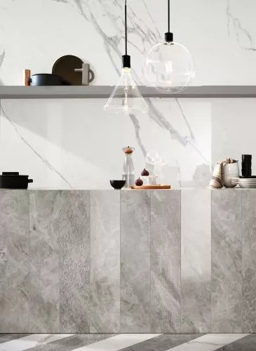 Dlaždice ve formátu na zeď, lesk 120x260 6 mm napodobování mramorové bílé